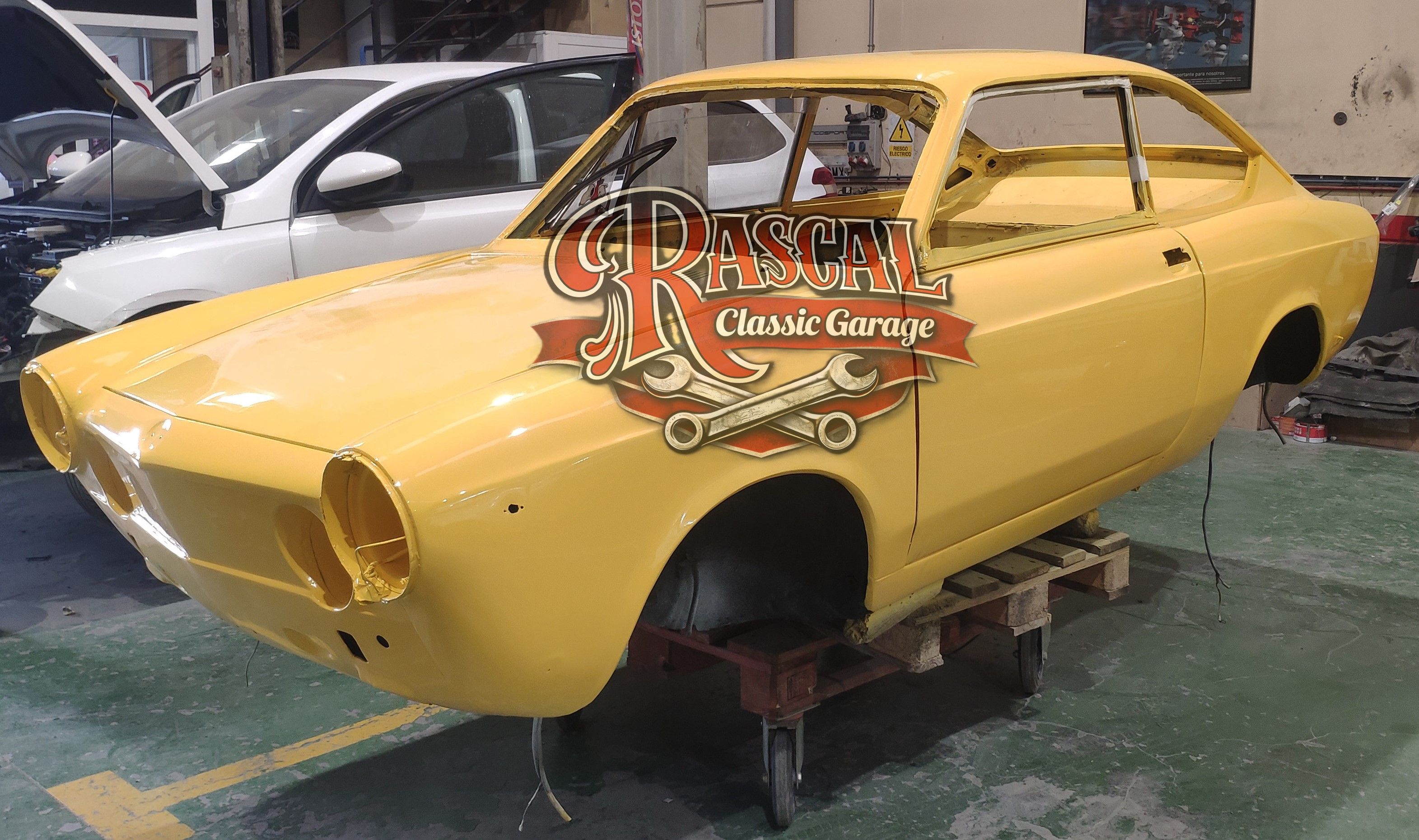 SEAT 850 SPORT -- PINTURA